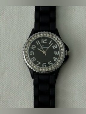 $8 Geneva Round Crystal Bezel Silicone Strap Watch